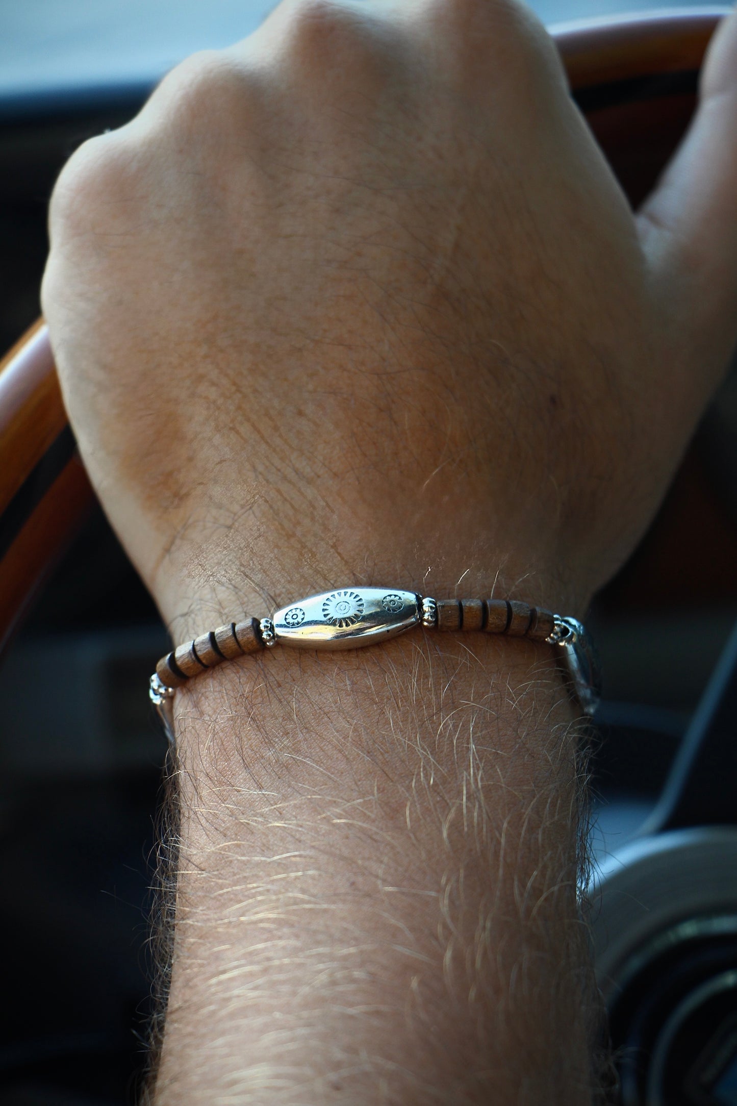 צמיד חרוזי עץ וכסף וינטג׳ לגבר